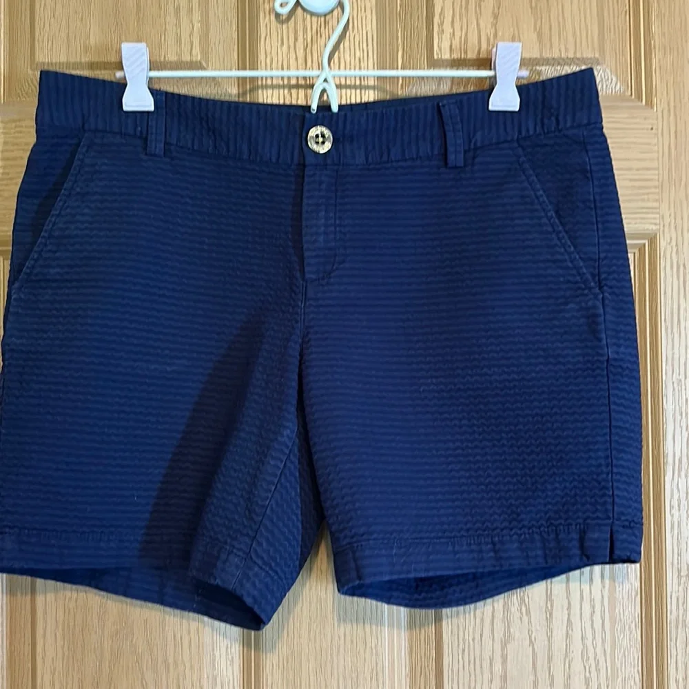 Lilly Pulitzer 7” Jayne Stretch Shorts in true navy 💙 - Picture 4 of 6